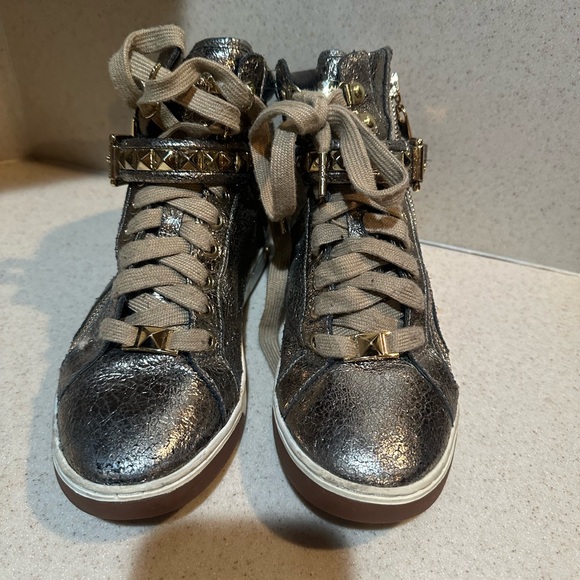 Michael Kors Jet Setter Studded High Top Sneakers size 6 - Picture 3 of 12